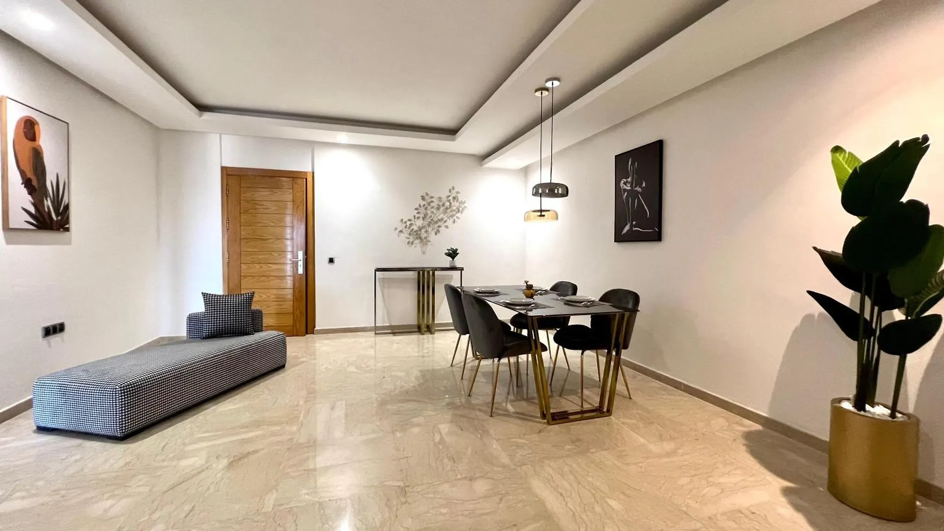 Family 3 Bedrooms- By Appartali Casablanca 0*,  Marocko