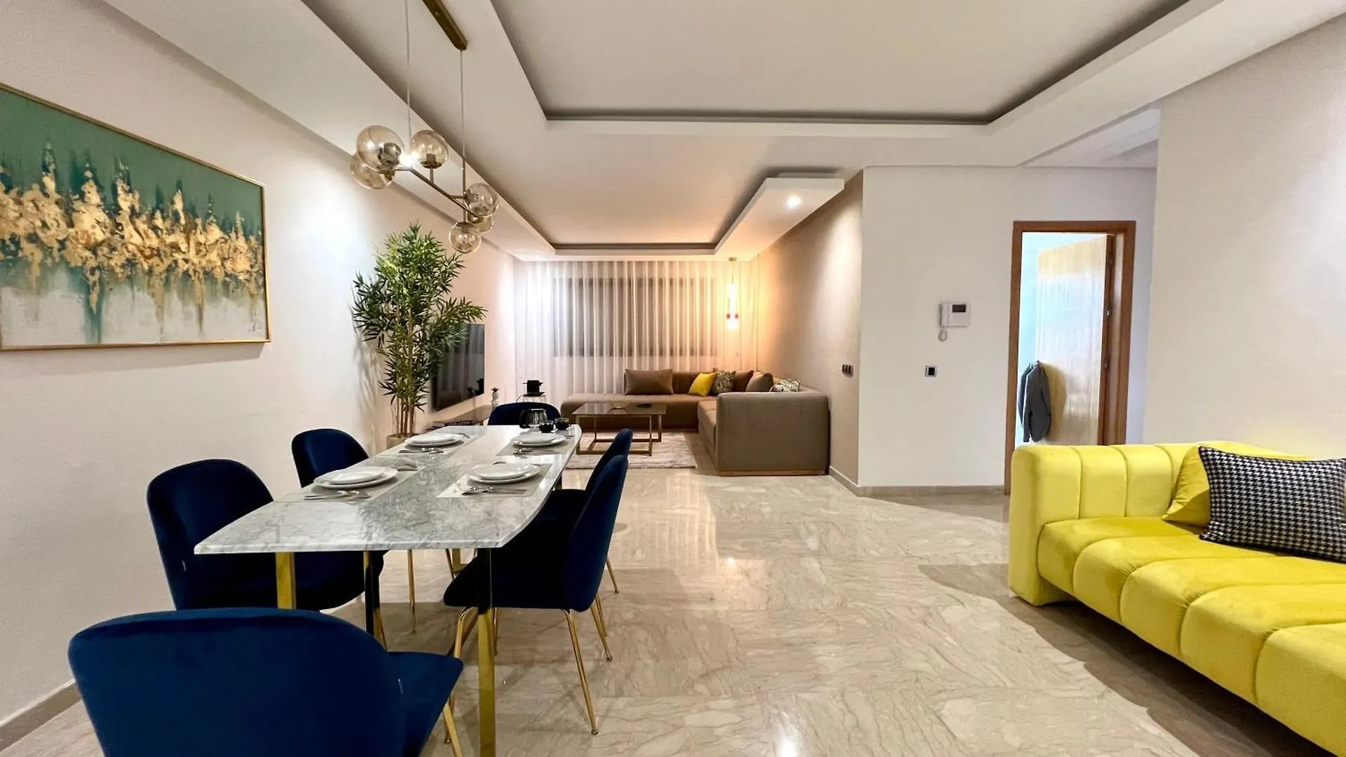 Family 3 Bedrooms- By Appartali Casablanca 0*,  Marocko